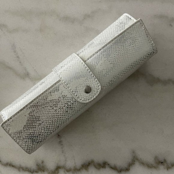 NEIMAN MARCUS Makeup White Brushes Roll Set of 5 pcs + Silver Snake Look Pouch - Picture 2 of 9